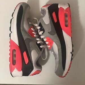 Nike Air Max 90 Gray and Red Sneakers